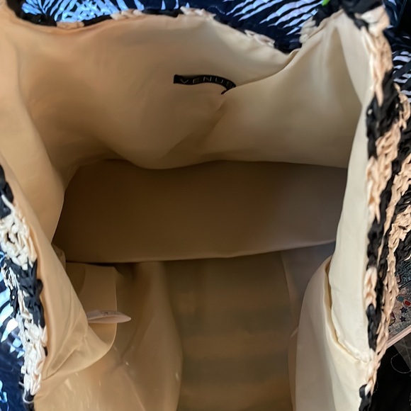 NWOT Blk/Cream Striped Straw Tote - Picture 5 of 5